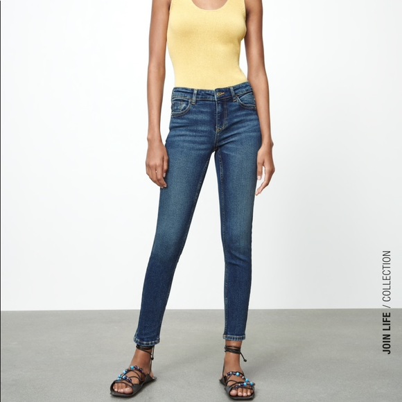 ZARA mid rise med. wash skinny jeans 6 EUC
